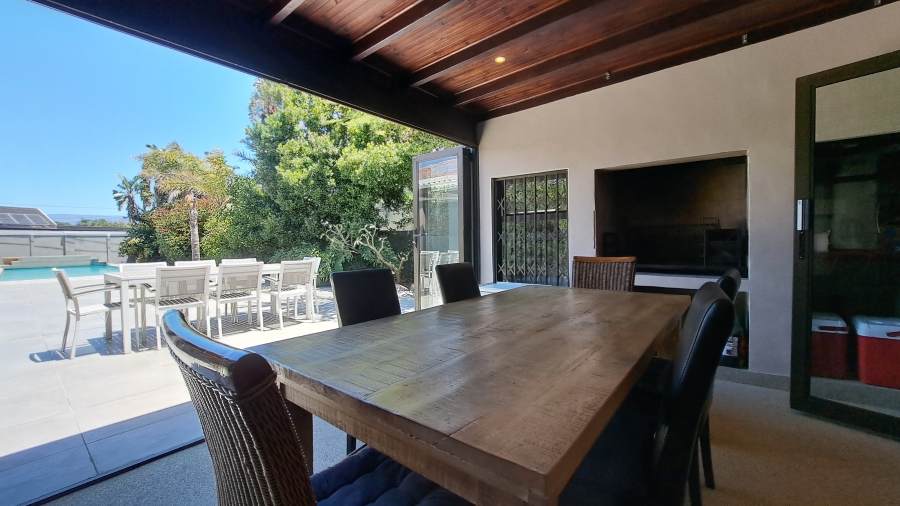 5 Bedroom Property for Sale in Table View Western Cape